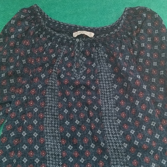 ⭐3/$10⭐A&F Peasant Top - Picture 3 of 5